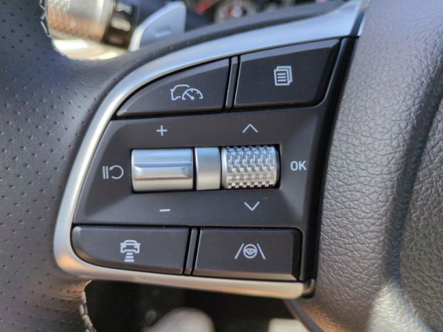 Certified 2025 Genesis G70 2.5T RWD image 16