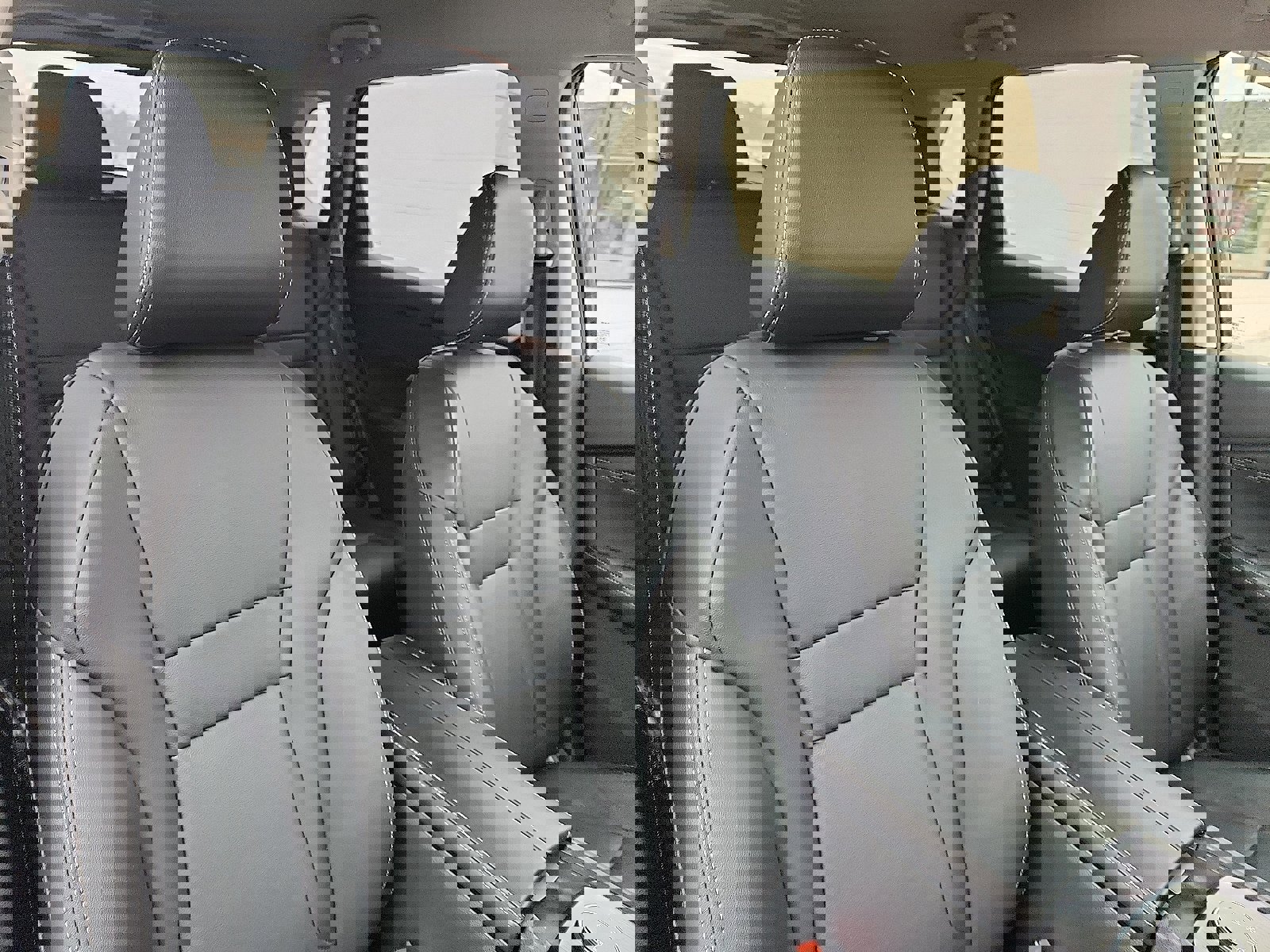 Used 2024 Nissan Rogue SL image 32