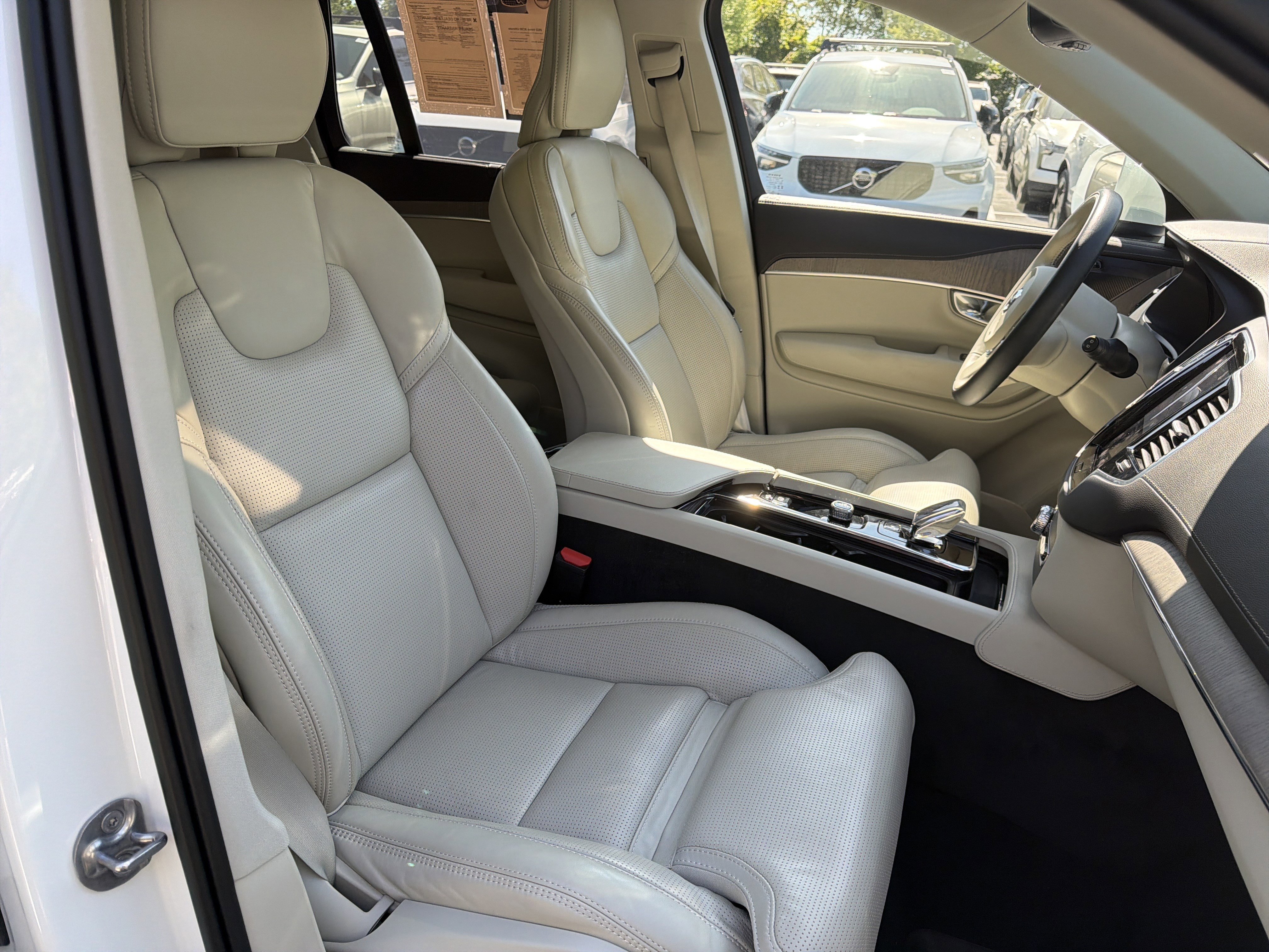 Certified 2023 Volvo XC90 B6 Ultimate image 35