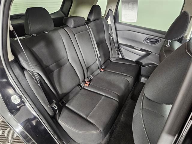 Used 2024 Nissan Rogue S image 16
