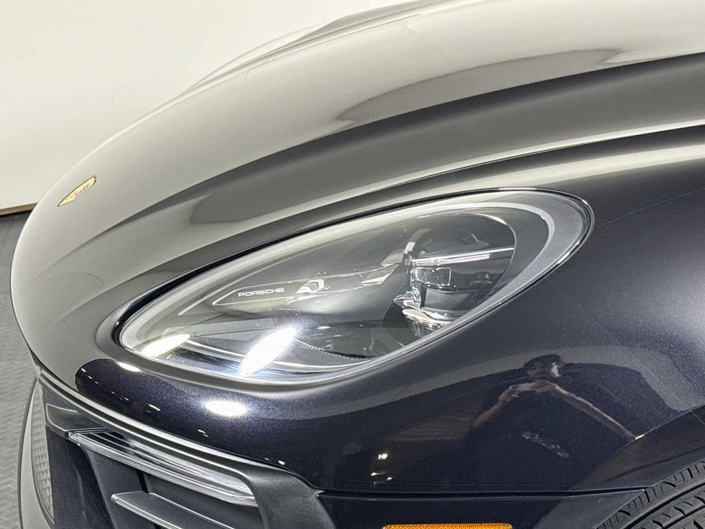 Certified 2024 Porsche Macan AWD/4WD image 25