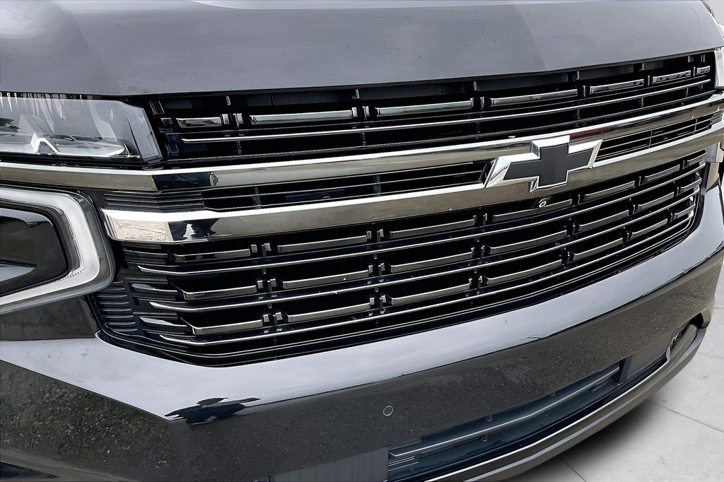 Used 2021 Chevrolet Suburban RST w/ Luxury Package AWD/4WD image 36