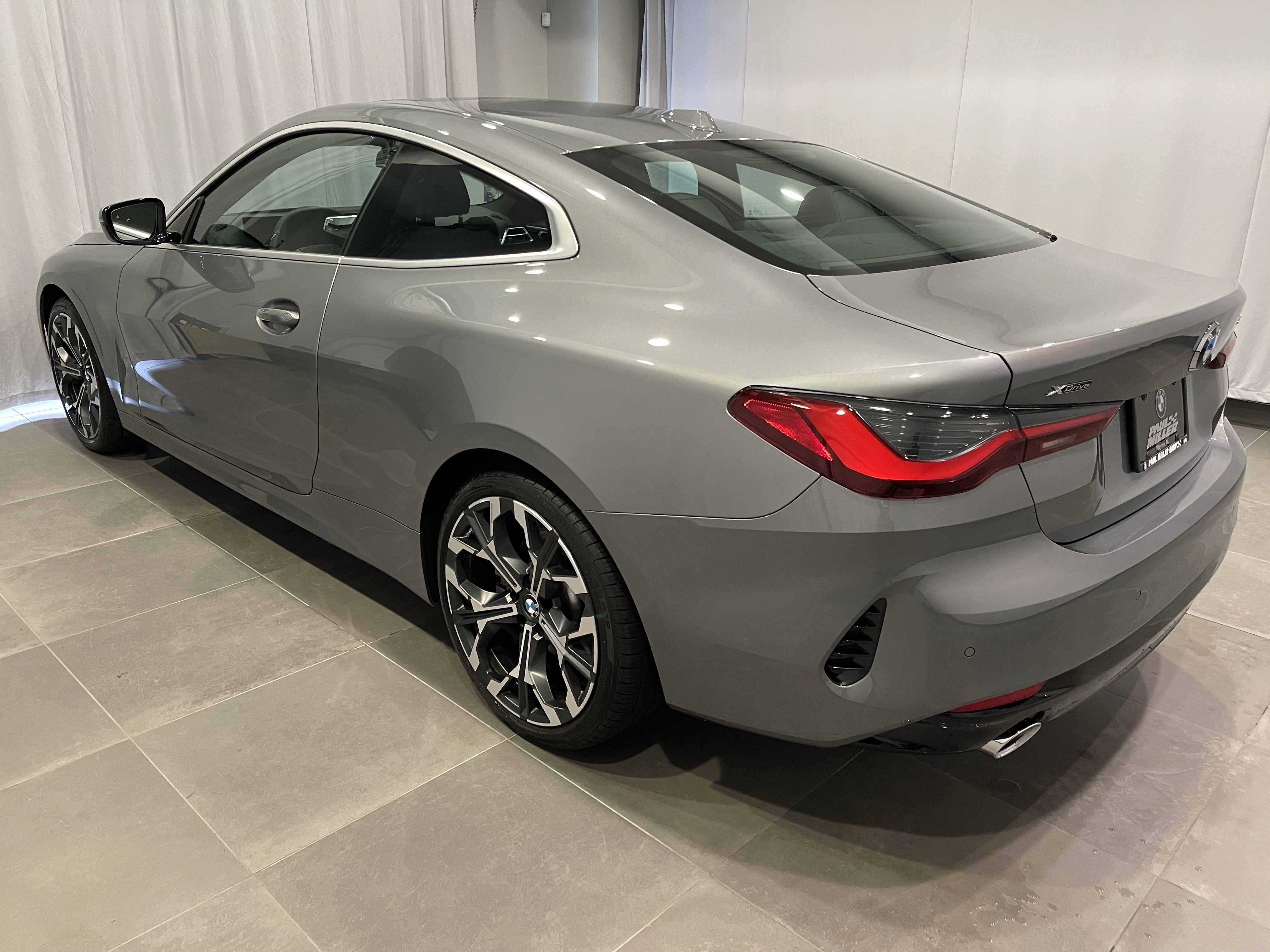 Used 2025 BMW 430i xDrive Coupe w/ Premium Package image 4