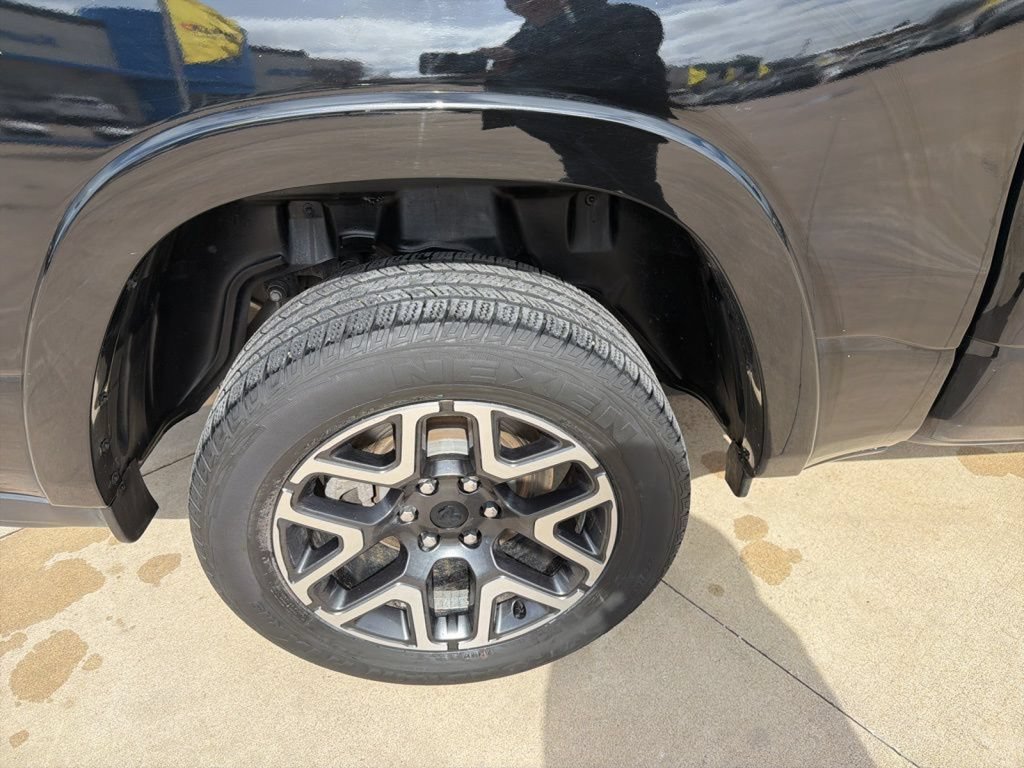 Used 2025 RAM 1500 Laramie AWD/4WD image 13