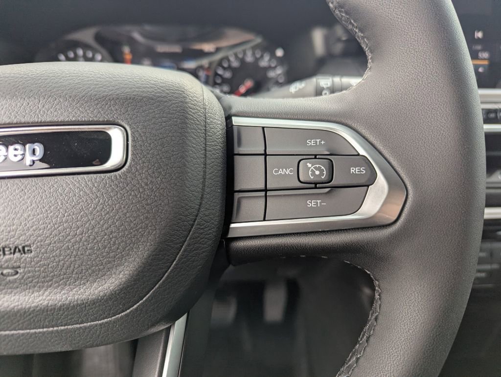 New 2026 Jeep Compass Latitude image 18