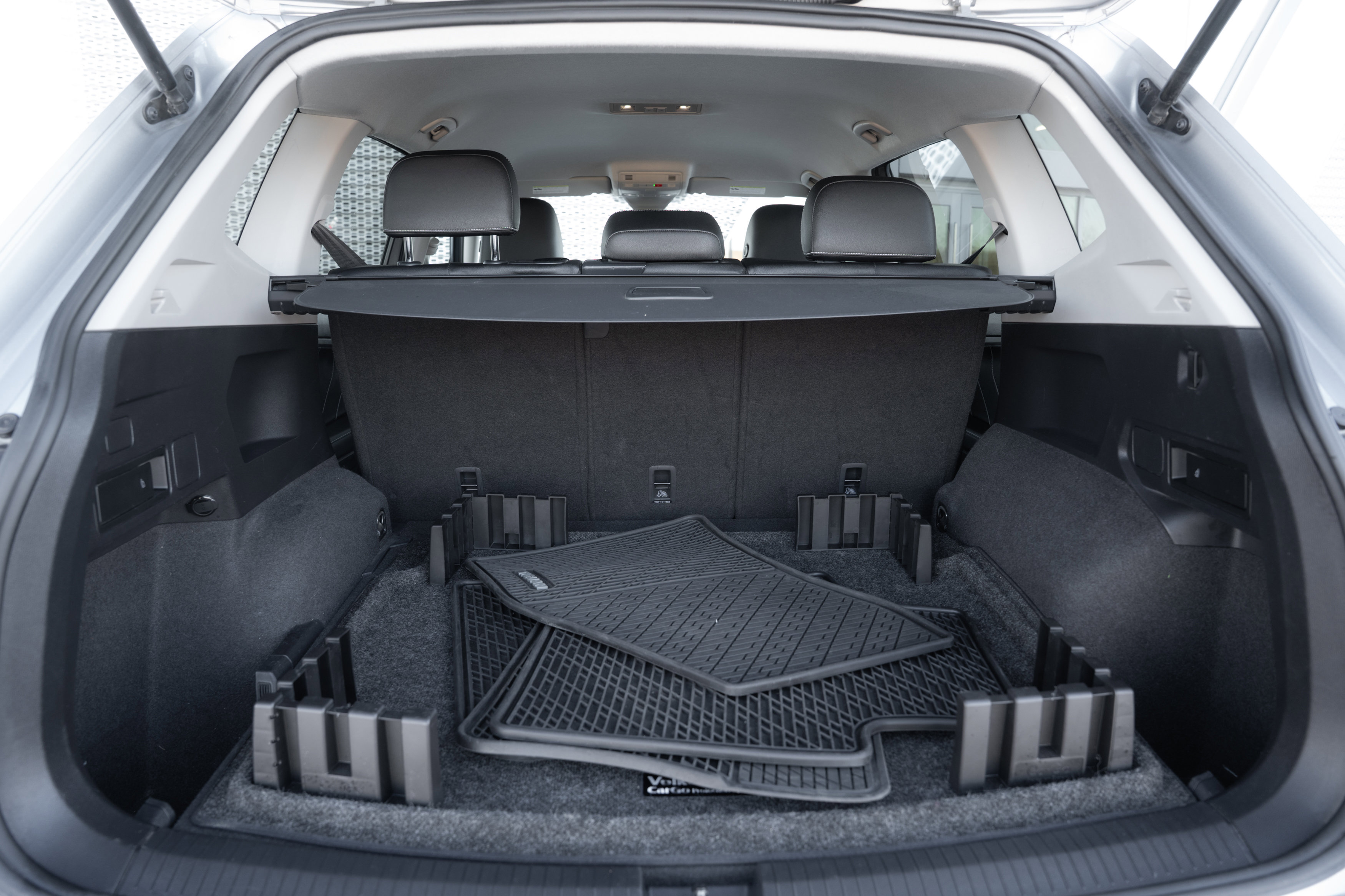 Used 2023 Volkswagen Tiguan SE image 25