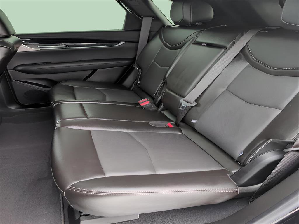 Used 2025 Cadillac XT5 Premium Luxury image 16