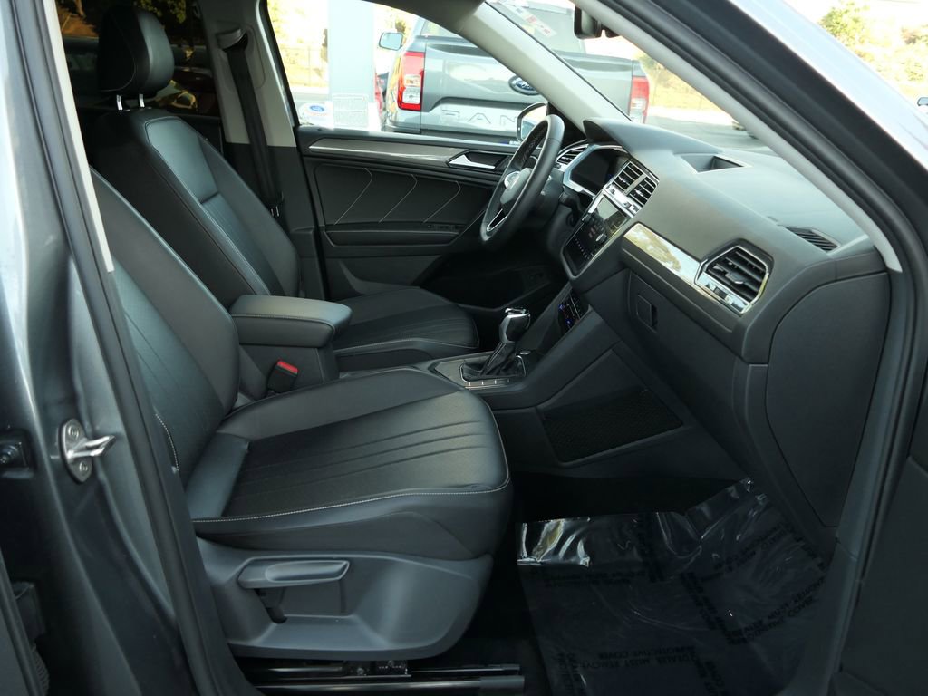 Used 2022 Volkswagen Tiguan SE image 27