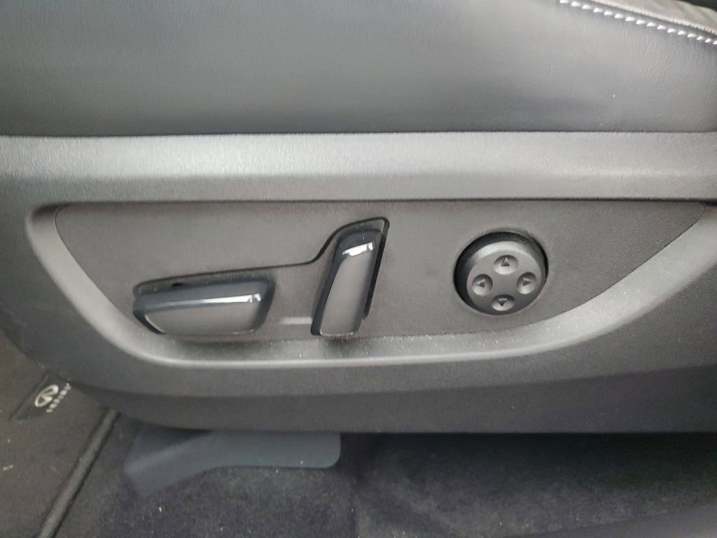 Used 2025 INFINITI QX55 Luxe w/ Cargo Package image 30