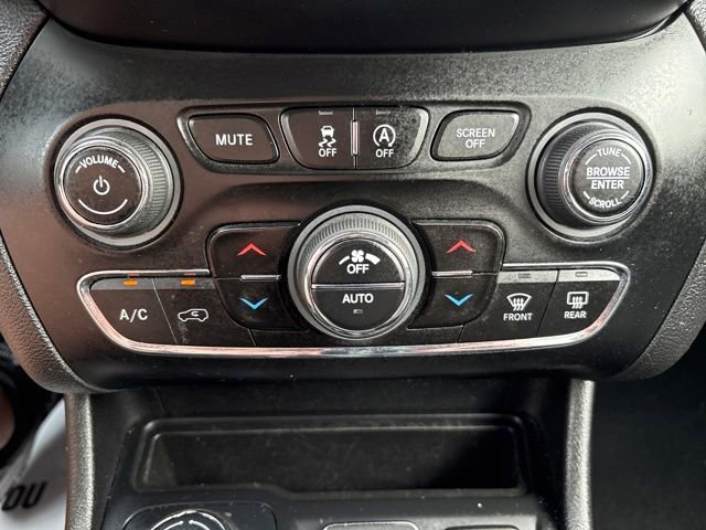 Used 2021 Jeep Cherokee Latitude Lux w/ Comfort/Convenience Group image 19