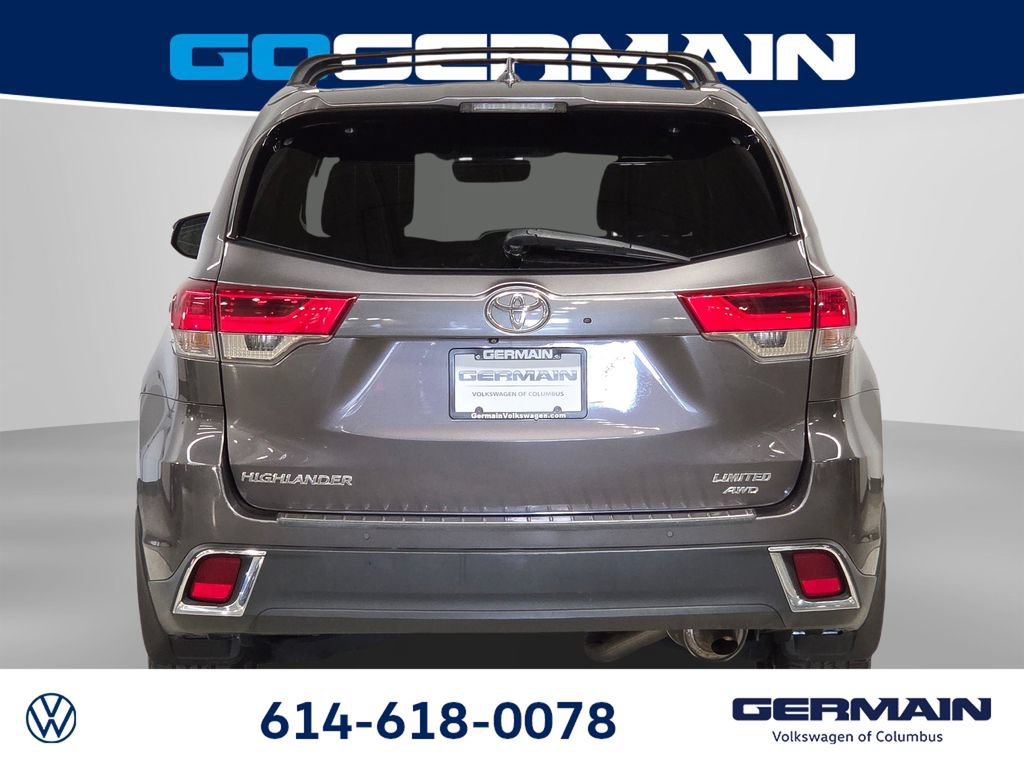 Used 2017 Toyota Highlander Limited AWD/4WD image 10