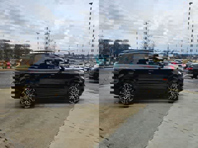 Used 2023 Porsche Cayenne S Platinum w/ Premium Package Plus image 9