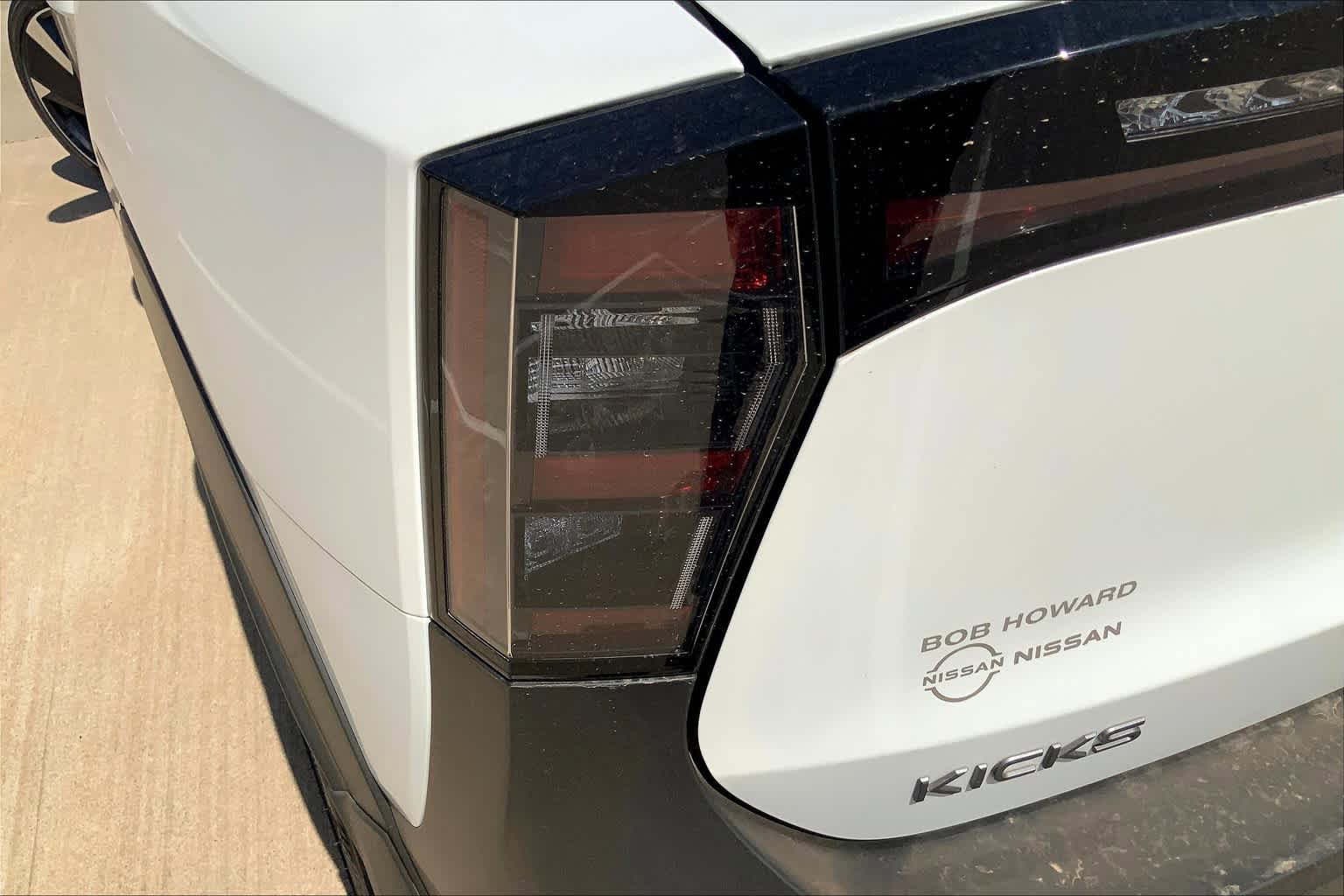 Certified 2025 Nissan Kicks SR image 14