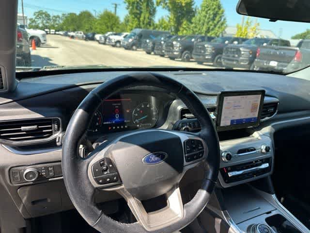 Used 2021 Ford Explorer XLT w/ Equipment Group 202A AWD/4WD image 6