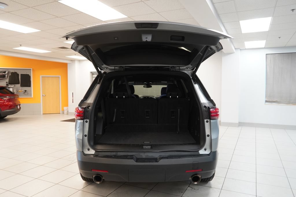 Used 2024 Chevrolet Traverse LT AWD/4WD image 9