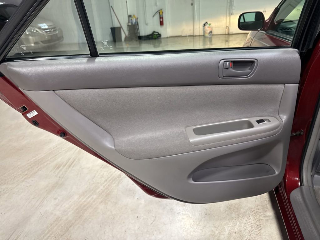 Used 2003 Toyota Camry LE image 24