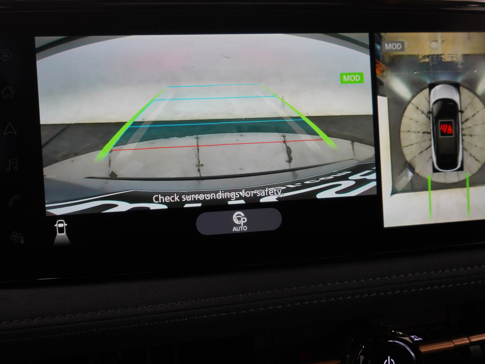 Used 2024 Nissan Ariya AWD image 30