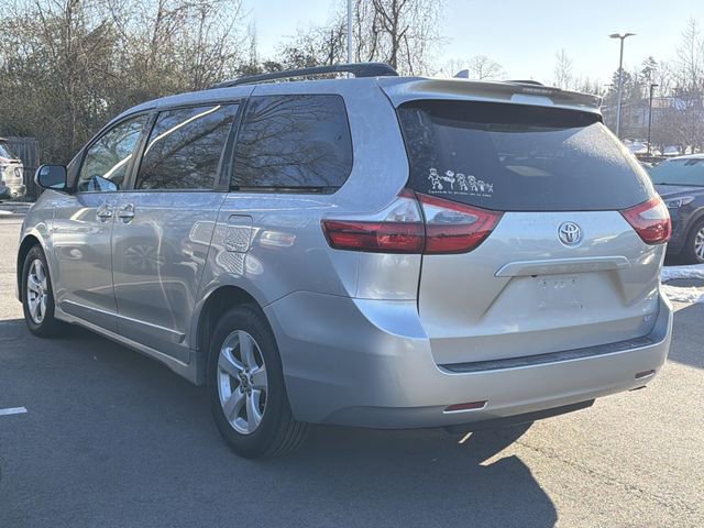 Used 2020 Toyota Sienna LE image 4