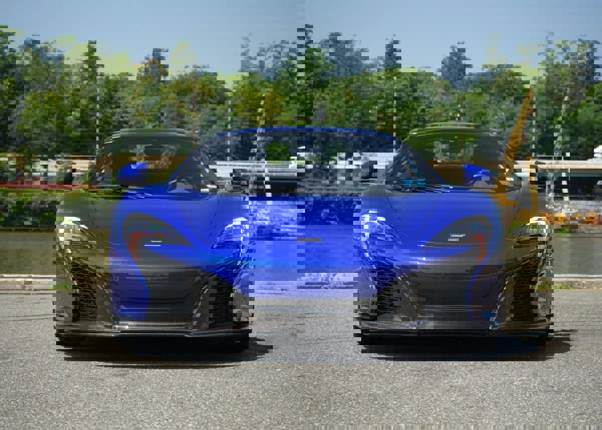 Used 2015 McLaren 650S Spider image 16