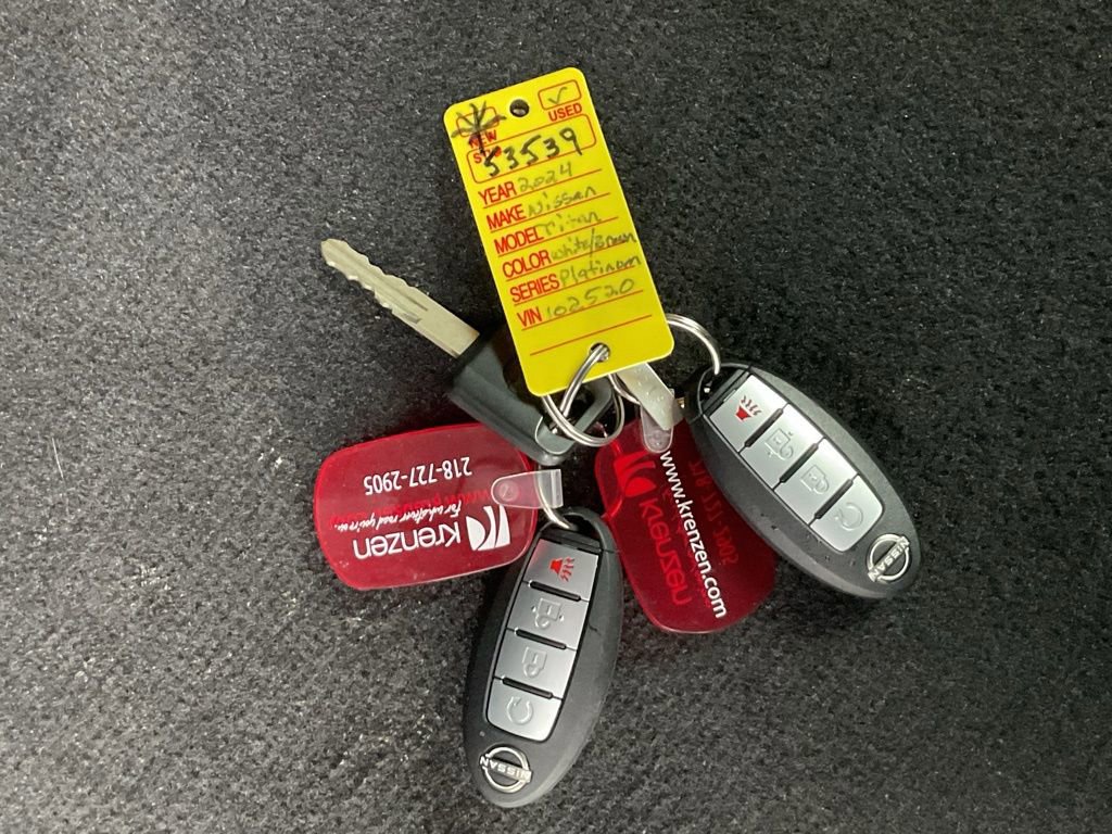 Used 2024 Nissan Titan Platinum Reserve w/ Moonroof Package image 24