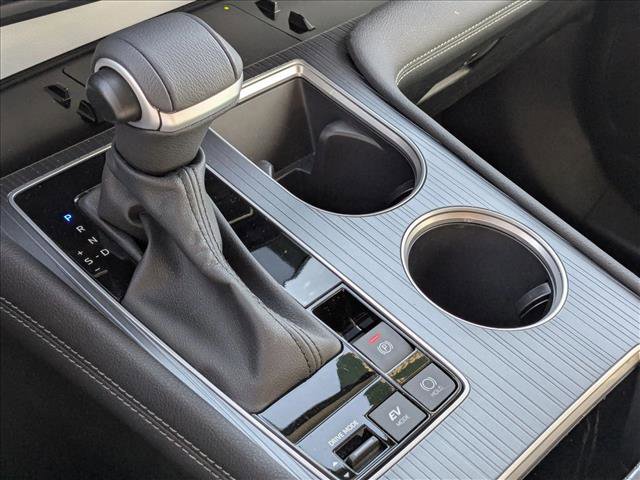 Used 2025 Toyota Sienna XLE image 12