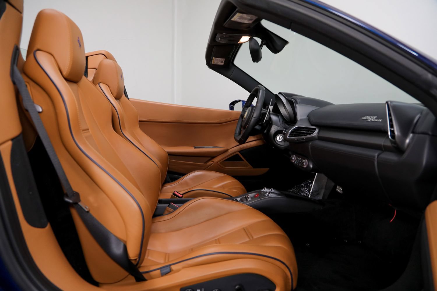 Used 2015 Ferrari 458 Spider RWD image 36