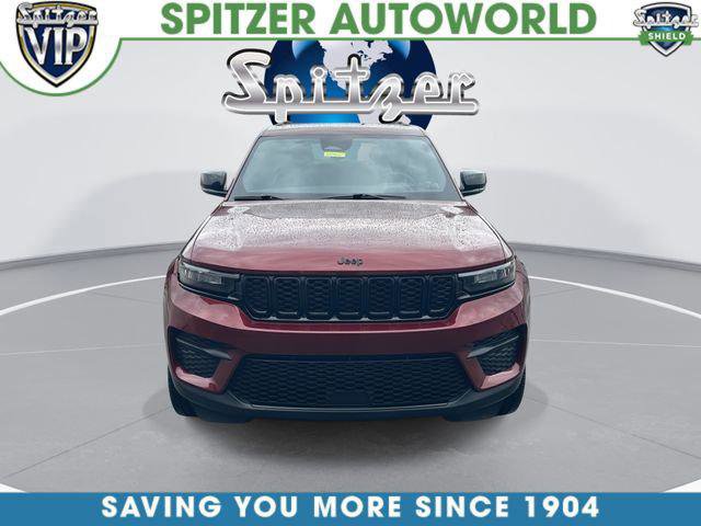 Certified 2024 Jeep Grand Cherokee Altitude image 3