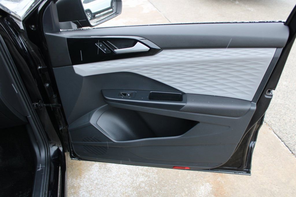 Certified 2023 Volkswagen Taos S image 24