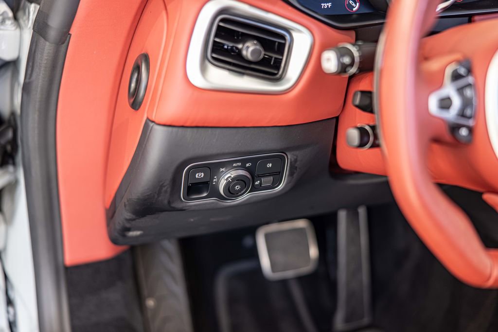 Used 2023 Aston Martin V8 Vantage Coupe image 18