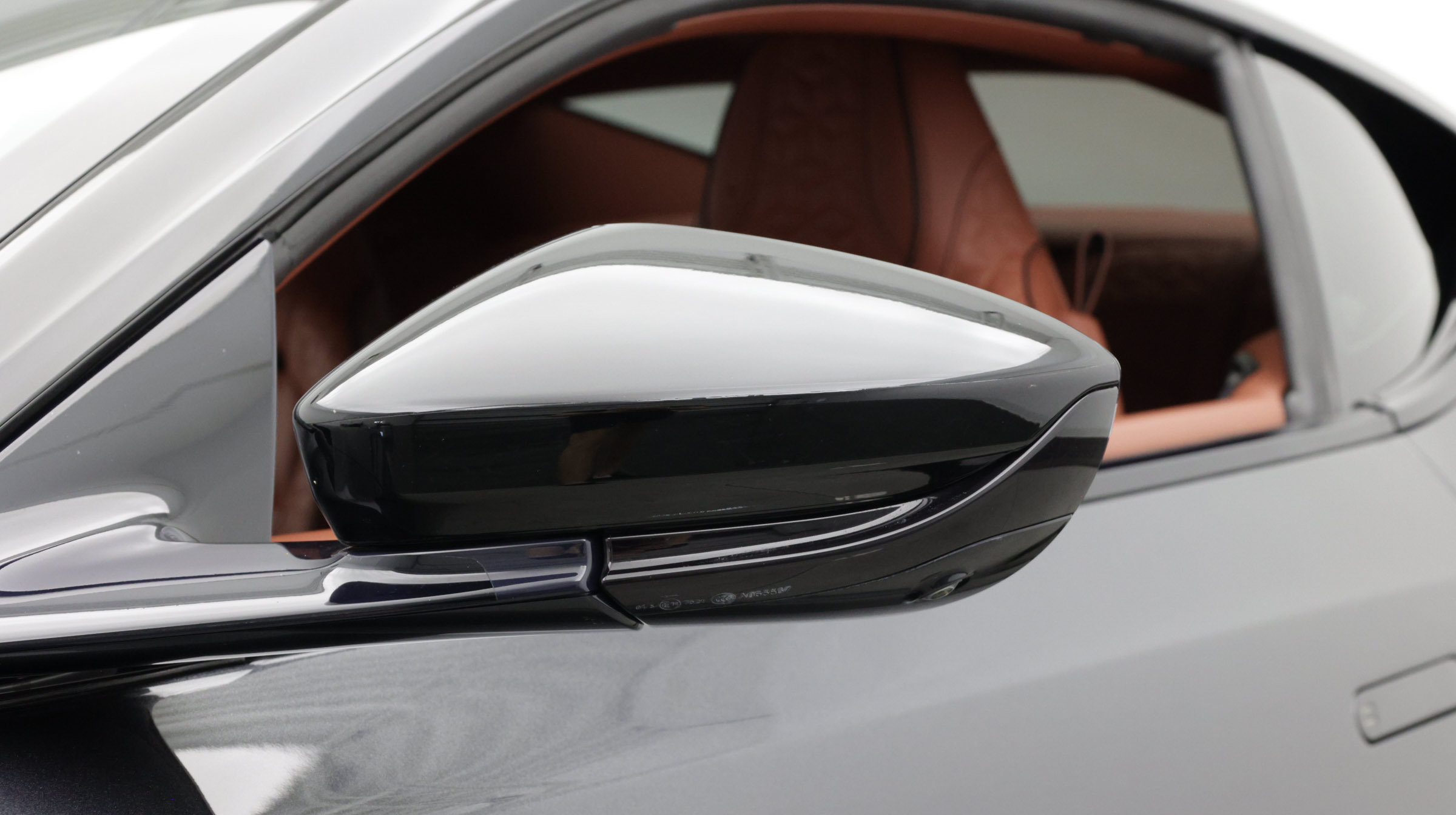 Used 2019 Aston Martin DBS Superleggera RWD image 13