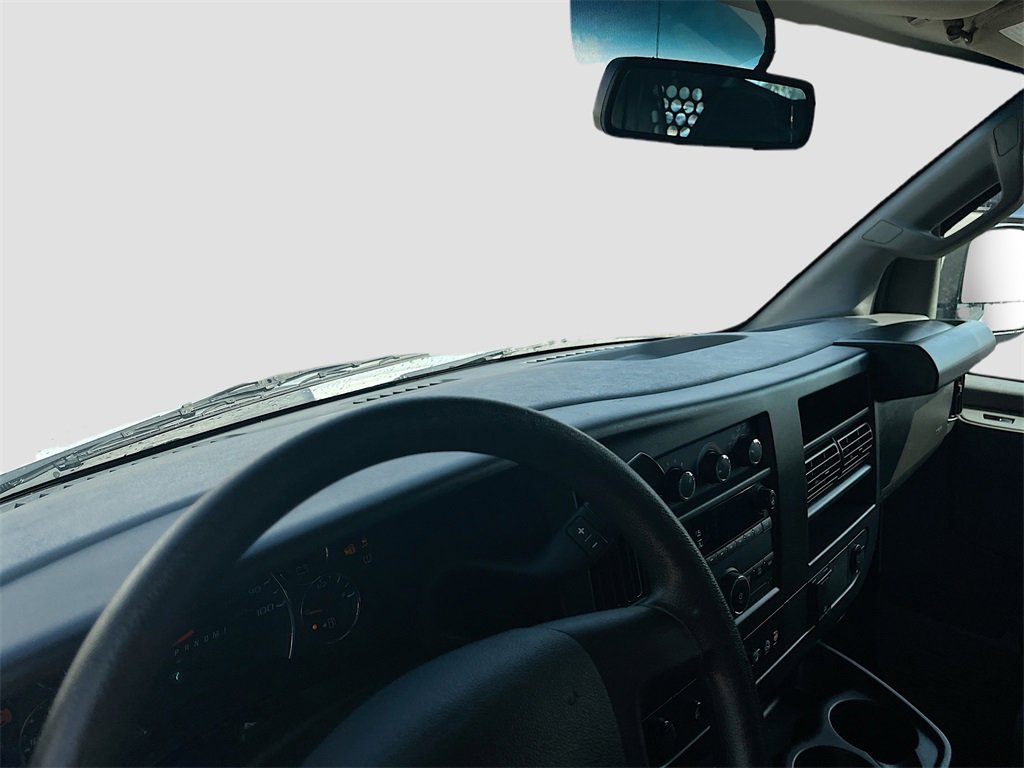 Used 2022 GMC Savana 2500 w/ Driver Convenience Package image 9