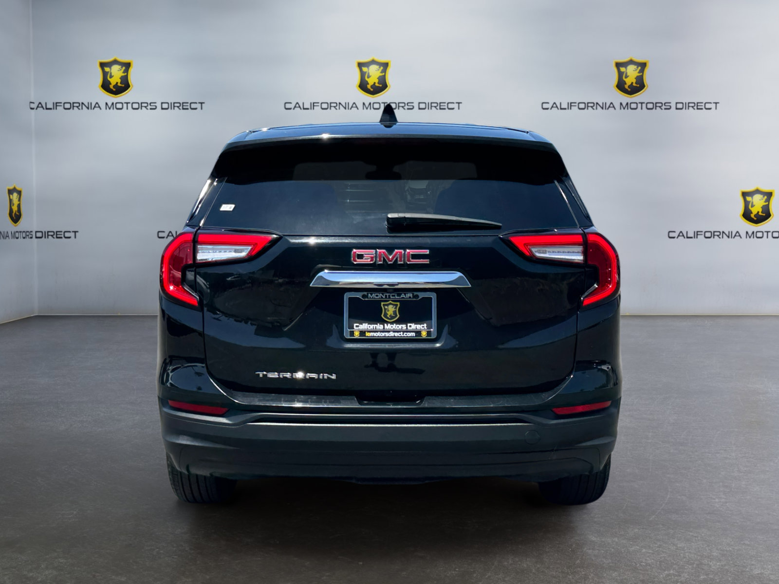 Used 2022 GMC Terrain SLE FWD image 4
