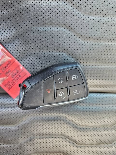Used 2025 Chevrolet Silverado 1500 ZR2 w/ Technology Package AWD/4WD image 29