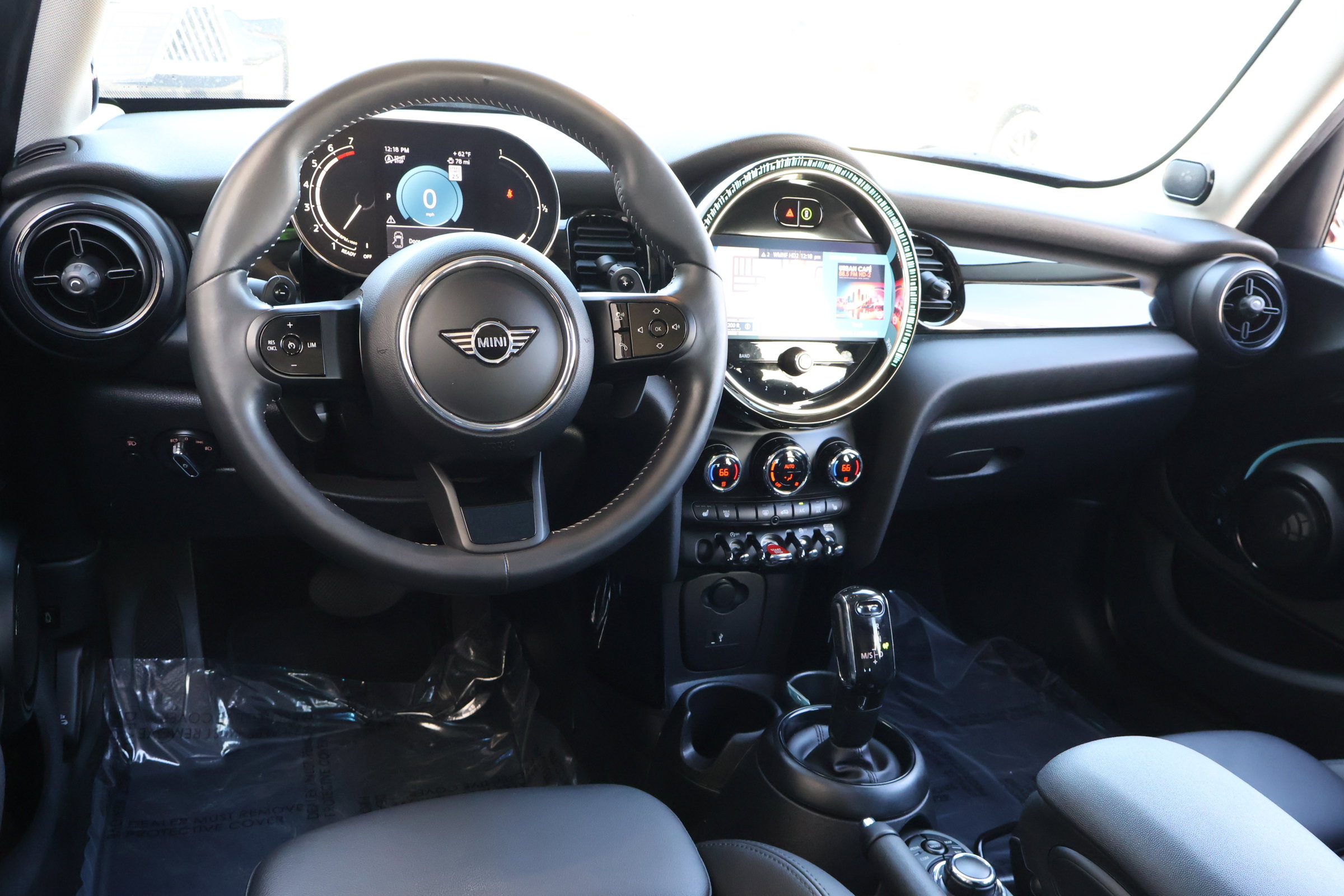 Used 2022 MINI Cooper S w/ Premium Package image 17