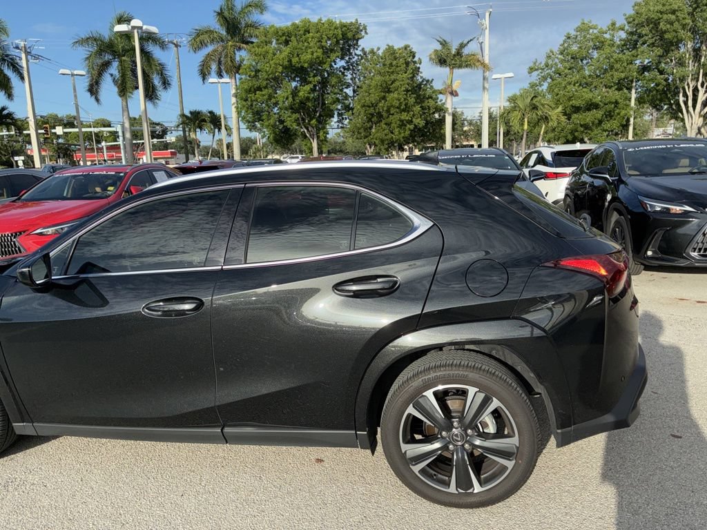 Used 2025 Lexus UX 300h FWD image 6