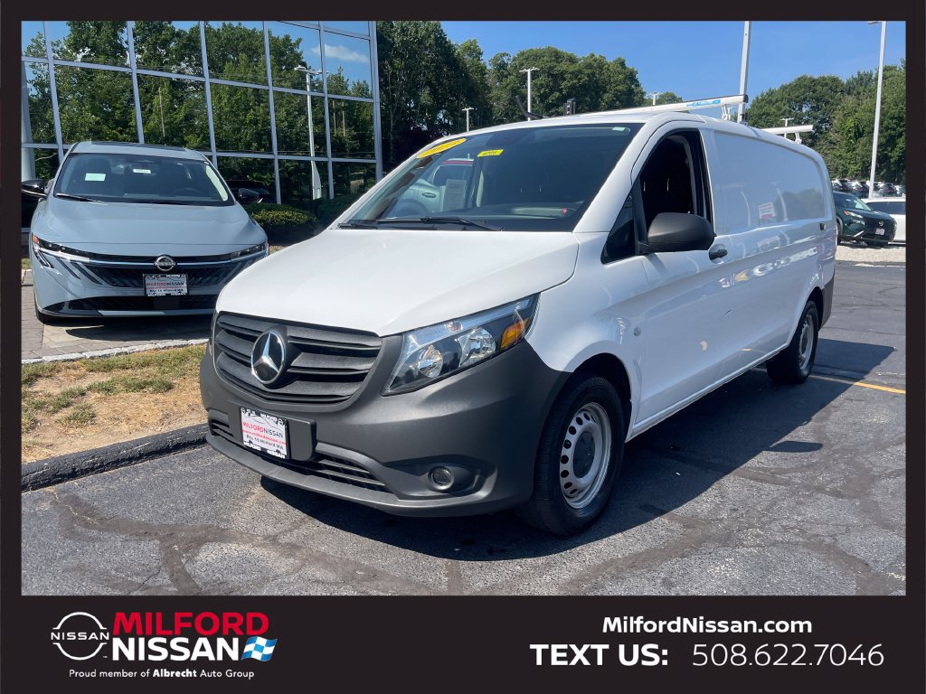 Used 2023 Mercedes-Benz Metris image 1