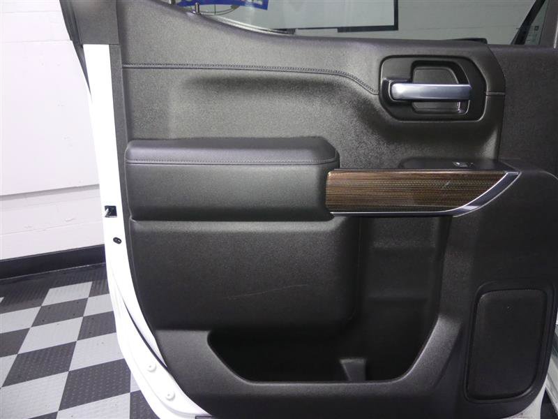 Used 2020 Chevrolet Silverado 1500 RST w/ RST Value Package AWD/4WD image 23