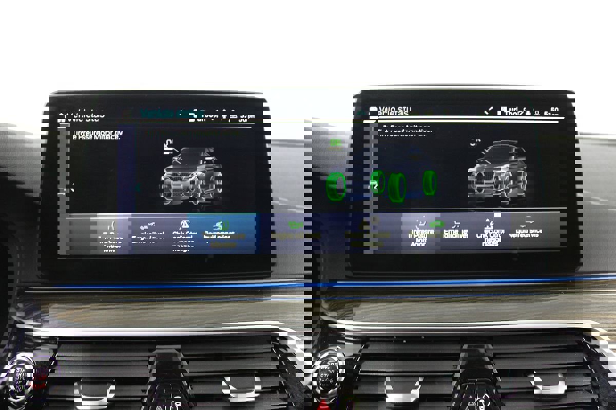 Used 2023 BMW 530e w/ M Sport Package image 12