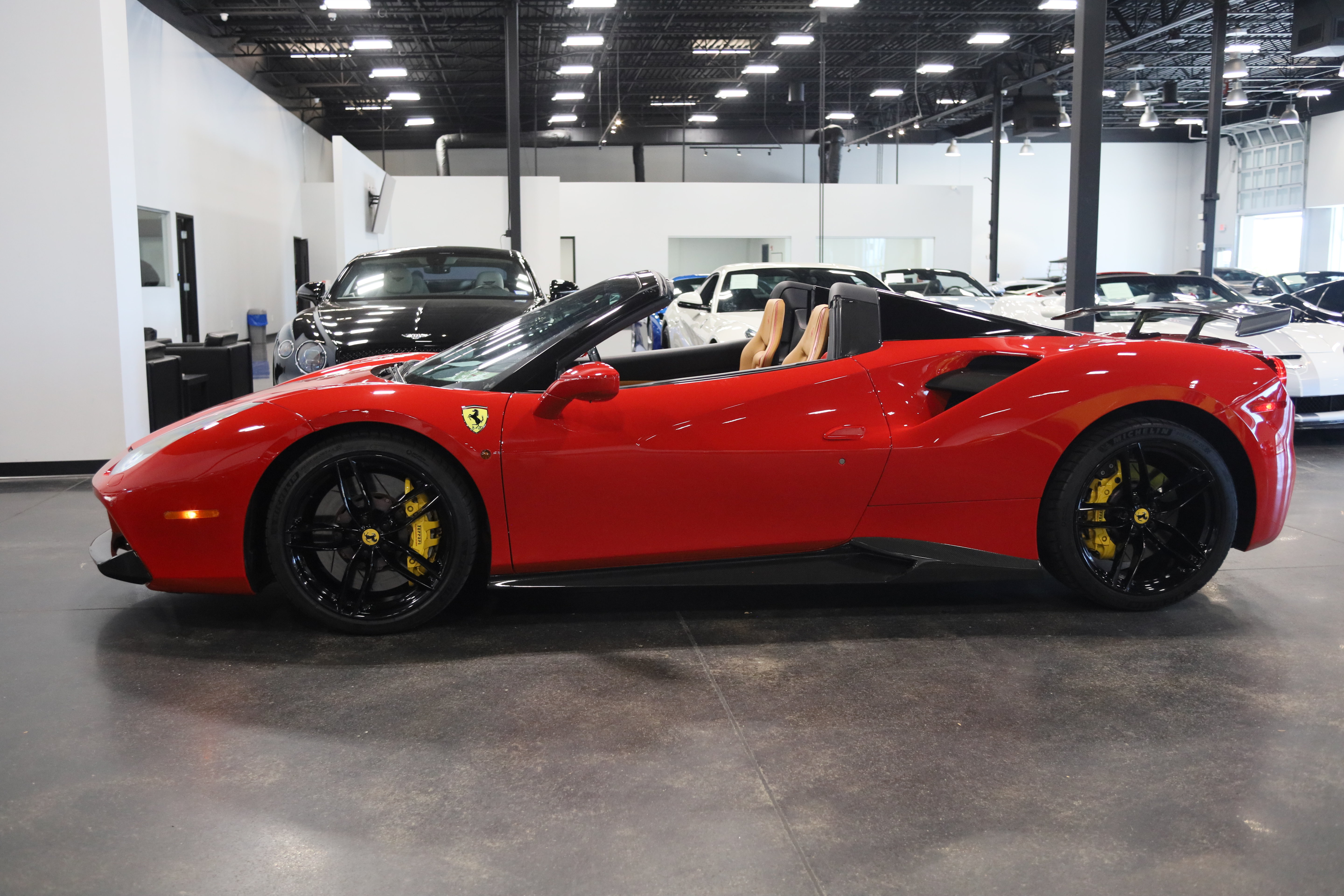 Used 2019 Ferrari 488 Spider RWD image 8