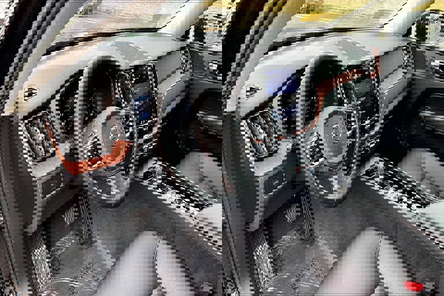 Certified 2023 Volvo XC60 B5 Plus w/ Climate Package image 17