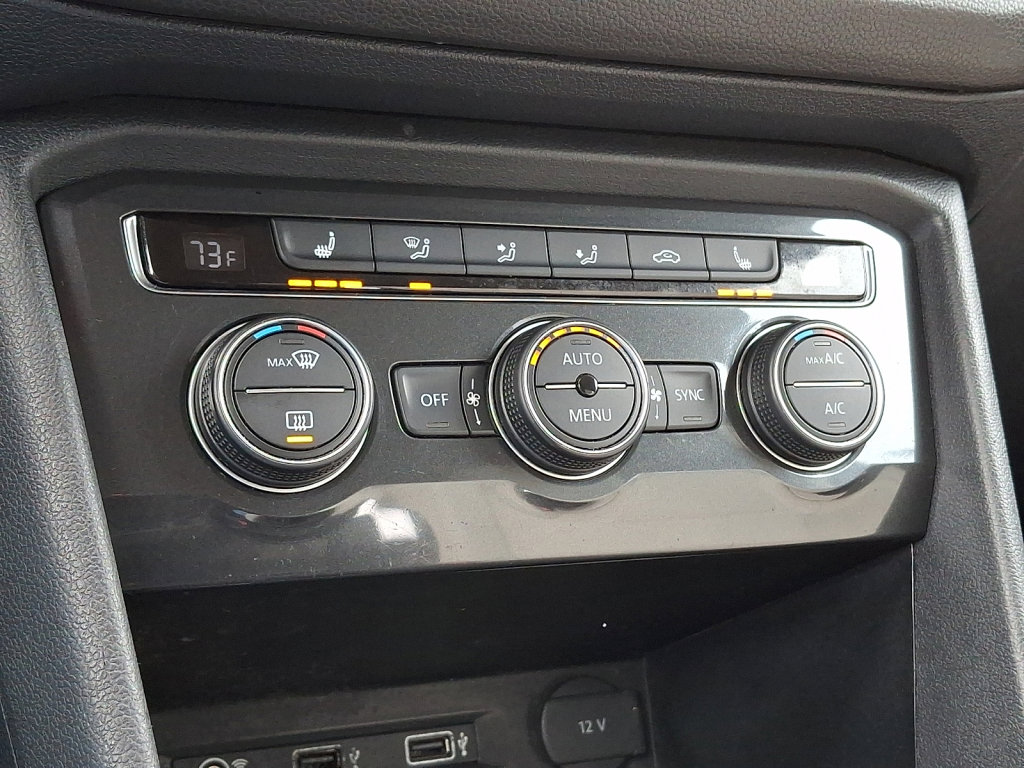 Used 2018 Volkswagen Tiguan SE w/ Front Fog Lights Package image 18