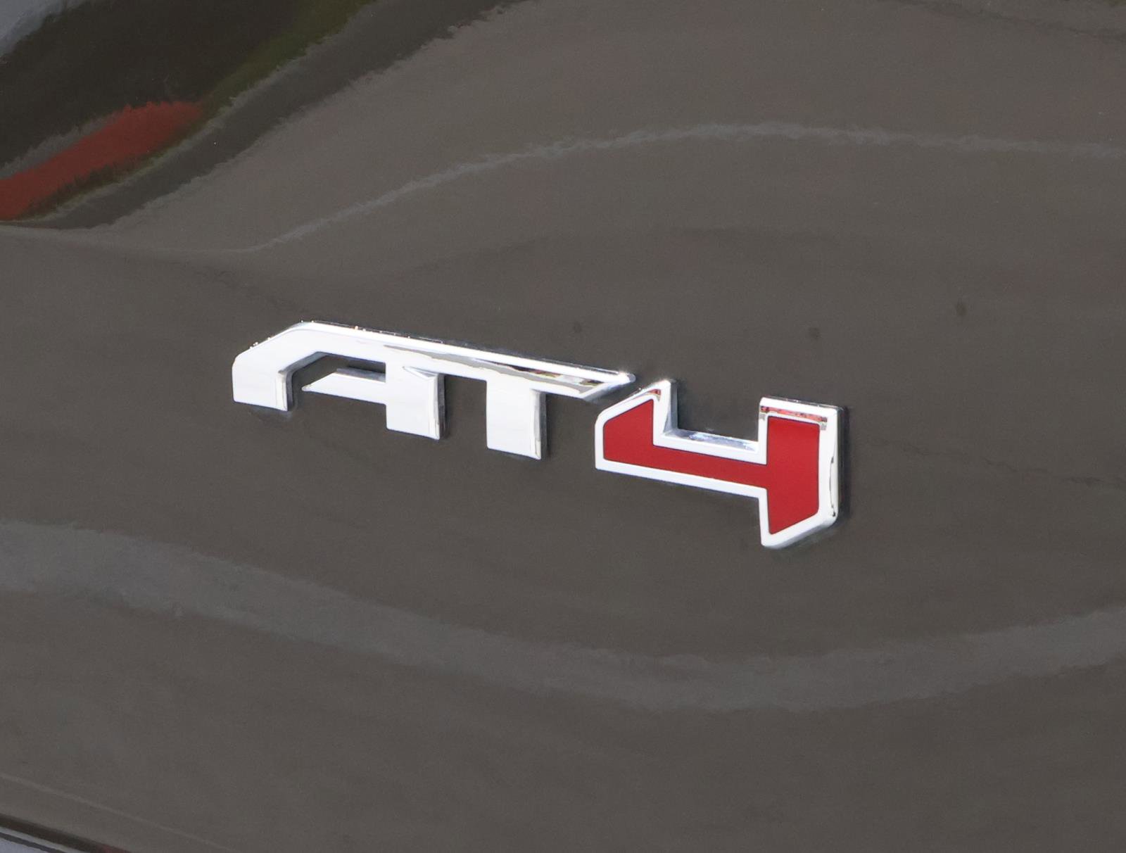 Used 2024 GMC Acadia AT4 w/ Luxury Package image 10