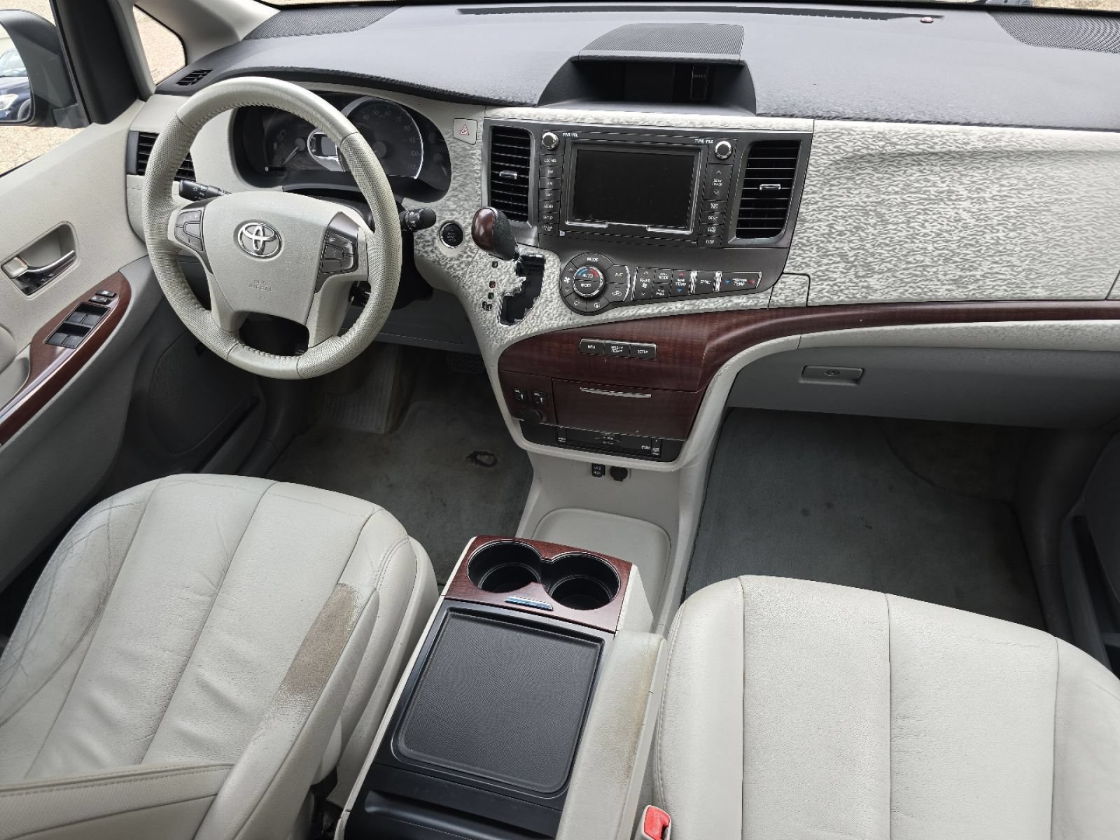 Used 2012 Toyota Sienna XLE w/ Premium Pkg FWD image 22