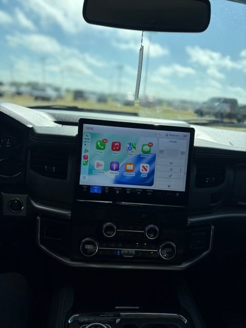 Used 2023 Ford Expedition XLT image 11