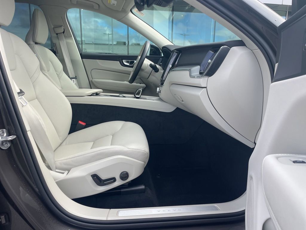 Certified 2025 Volvo XC60 T8 Core w/ Climate Package image 15