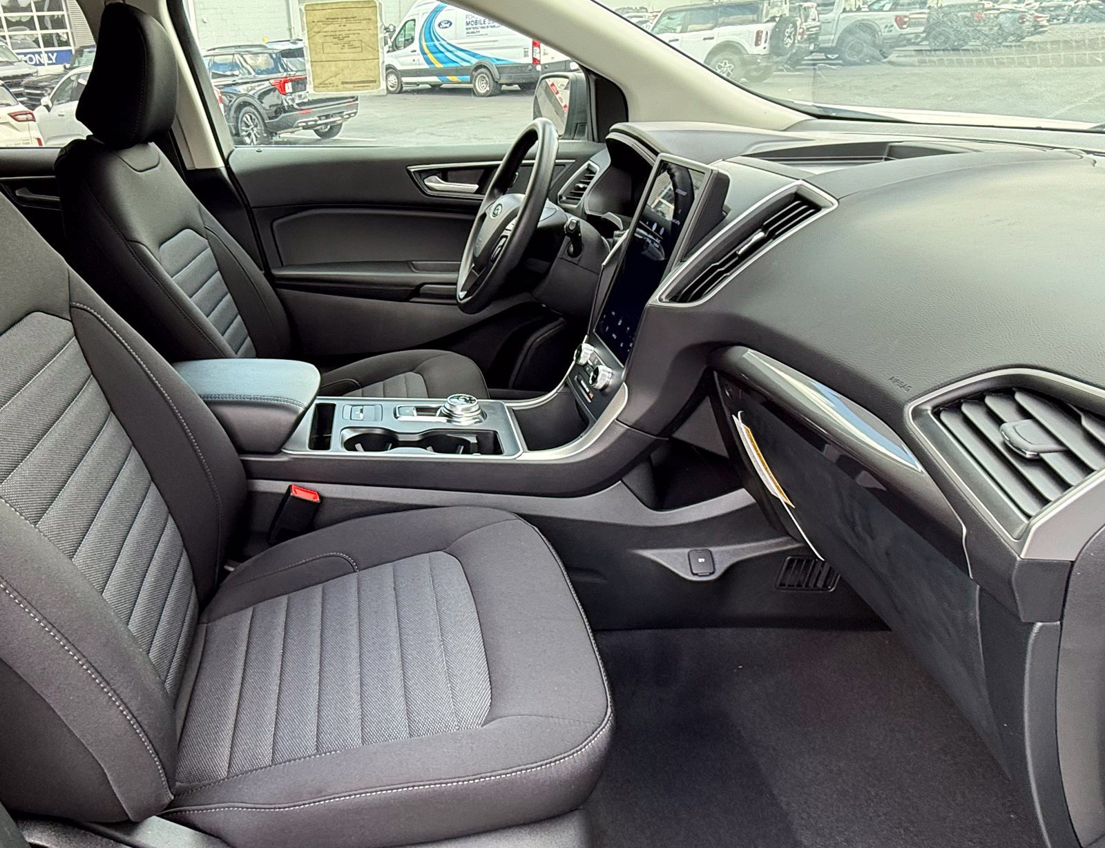 Used 2024 Ford Edge SE AWD/4WD image 17