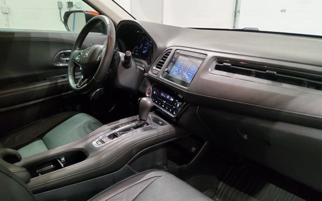 Used 2020 Honda HR-V Touring image 21
