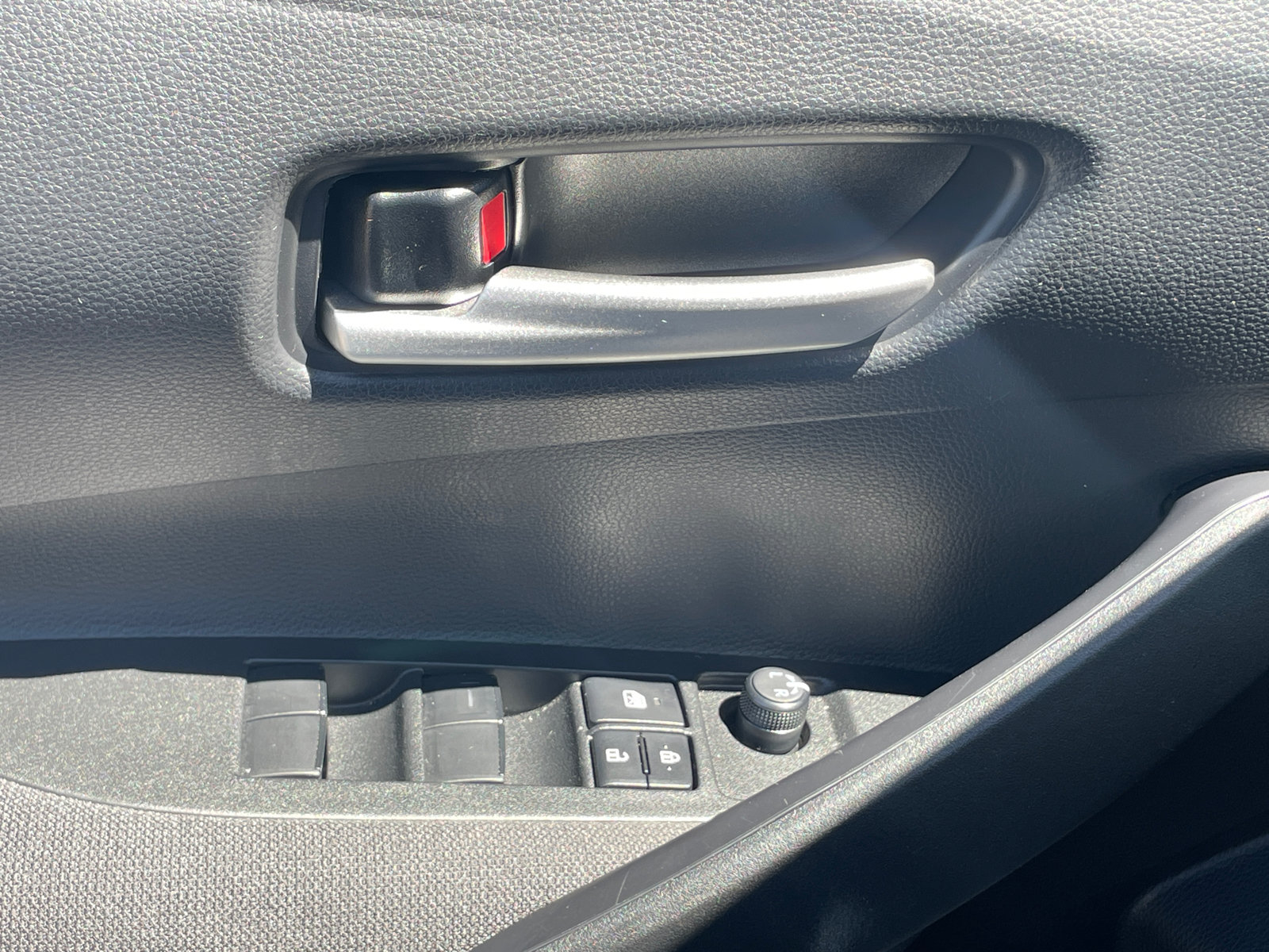 Used 2026 Toyota Corolla SE FWD image 18