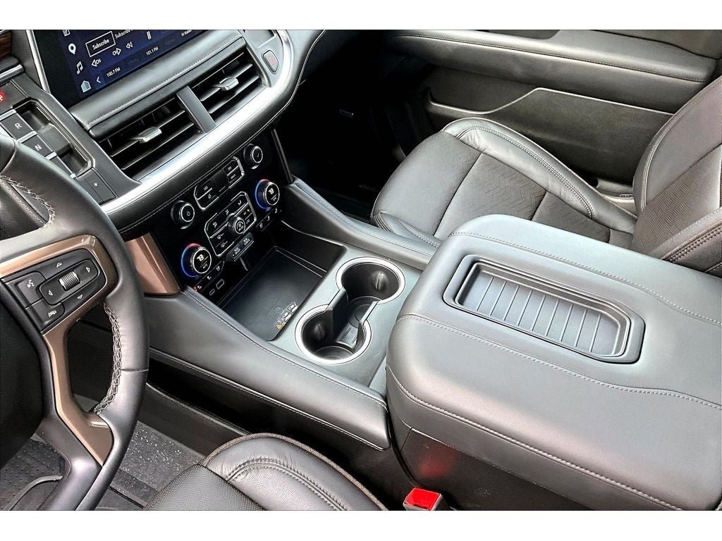 Used 2024 Chevrolet Suburban High Country AWD/4WD image 15