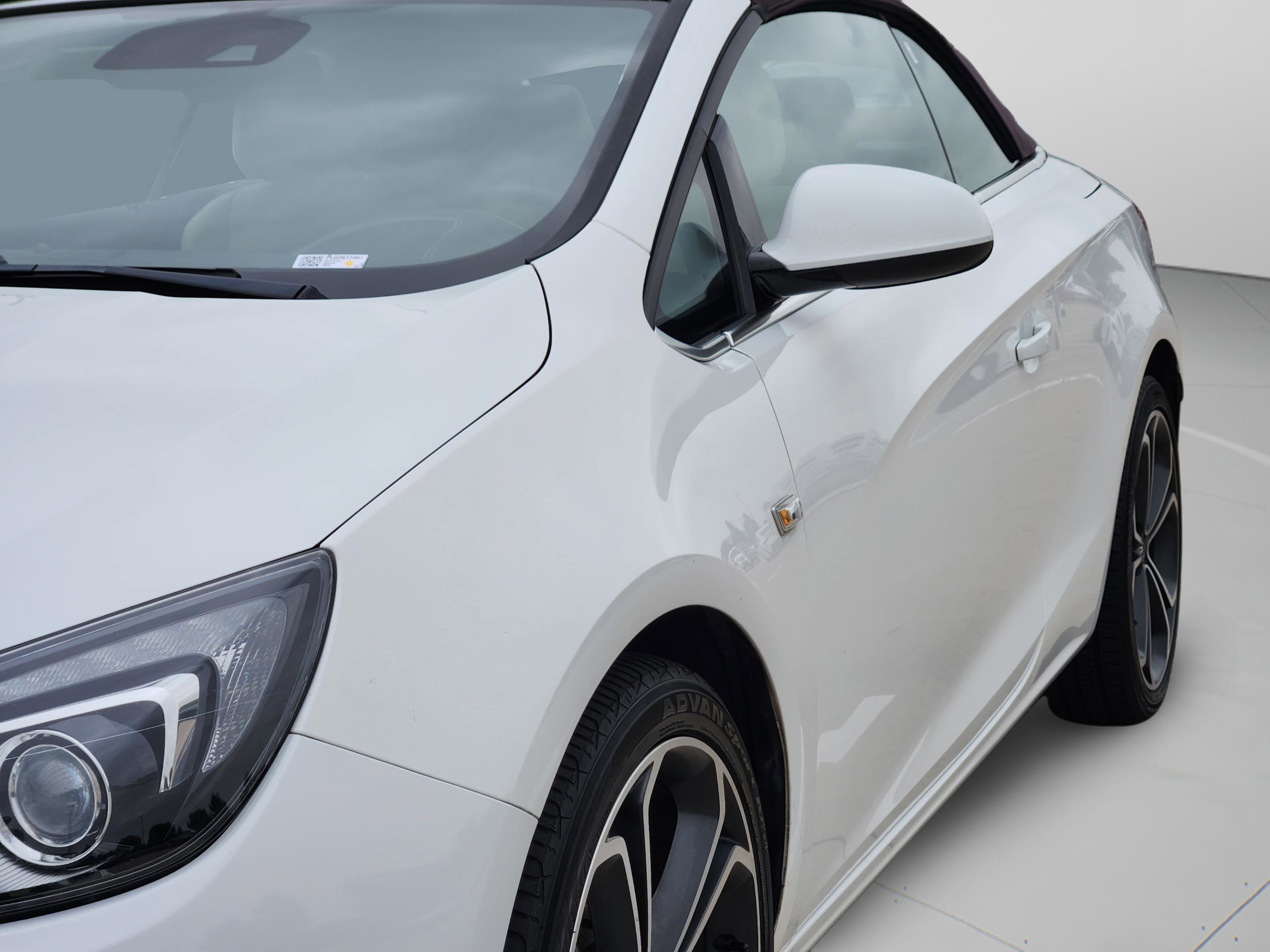 Used 2019 Buick Cascada Premium image 32